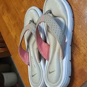 Nike sandals tan size 8